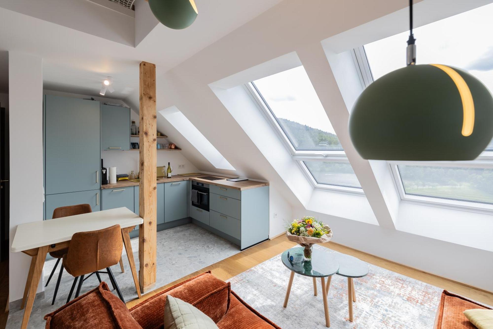 Neue Maisonette-wohnung Mit See-& Bergblick, Sauna Apartment *